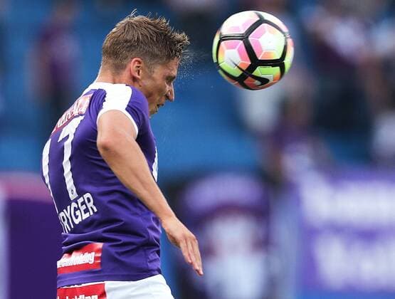 SOCCER - EL quali, A.Wien vs Trnava VIENNA,AUSTRIA,28.JUL.16 - SOCCER - UEFA Europa League, qualification, FK Austria Wien vs FC Spartak Trnava. Image shows Jens Stryger Larsen (A.Wien). GEPAxpictures xChristianxOrt