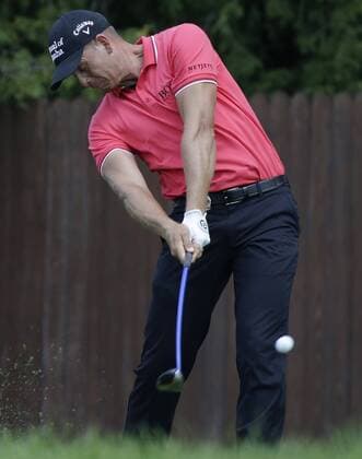 Henrik Stenson of Sweeden hits his tee shot on the 8th hole in the second round at the PGA Golf Herren Championship at Baltusrol Golf Club in Springfield, New Jersey on July 29, 2016.  PGA20160729104 JOHNxANGELILLO