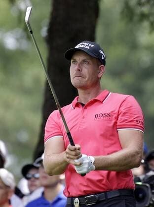 Henrik Stenson of Sweeden hits his tee shot on the 9th hole in the second round at the PGA Golf Herren Championship at Baltusrol Golf Club in Springfield, New Jersey on July 29, 2016.  PGA20160729107 JOHNxANGELILLO