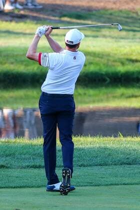 29 JUL 2016: Jimmy Walker on the fairway of the 18th hole during the second round of the 98th PGA Golf Herren Championship played at Baltusrol Golf Club in Springfield,NJ.(Photo by Rich Graessle Icon Sportswire) GOLF: JUL 29 PGA - PGA Championship - Second Round Icon07291619602016 EDITORIAL USE ONLY