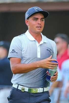 29 JUL 2016: Rickie Fowler walks to his ball on the 18th Hole during the second round of the 98th PGA Golf Herren Championship played at Baltusrol Golf Club in Springfield,NJ.(Photo by Rich Graessle Icon Sportswire) GOLF: JUL 29 PGA - PGA Championship - Second Round Icon07291619722016 EDITORIAL USE ONLY