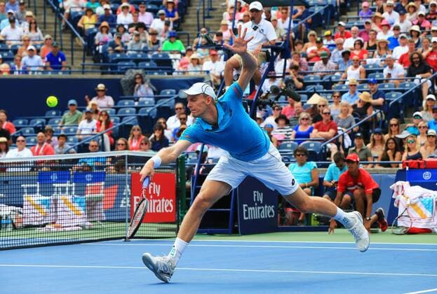 (160729) -- TORONTO, July 29, 2016 -- Kevin Anderson of South Africa returns the ball against Stan Wawrinka of Switzerland during their quarterfinal match of men s singles at the 2016 Rogers Cup in Toronto, Canada, July 29, 2016. Kevin Anderson lost 0-2. )(xr) (SP)CANADA-TORONTO-TENNIS-ROGERS CUP-MEN S SINGLES ZouxZheng 
