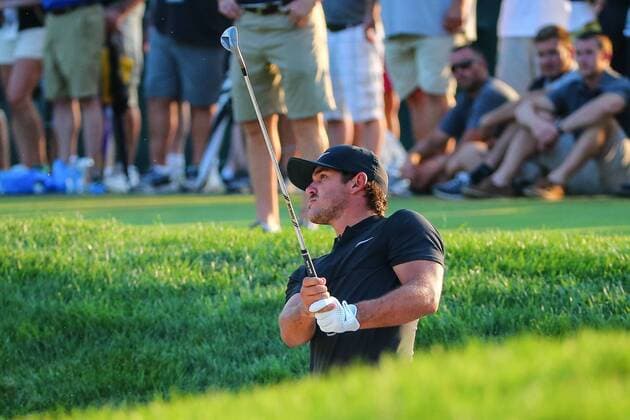 29 JUL 2016: Brooks Koepka hits out of the bunker on the 18th hole during the second round of the 98th PGA Golf Herren Championship played at Baltusrol Golf Club in Springfield,NJ.(Photo by Rich Graessle Icon Sportswire) GOLF: JUL 29 PGA - PGA Championship - Second Round Icon07291620152016 EDITORIAL USE ONLY