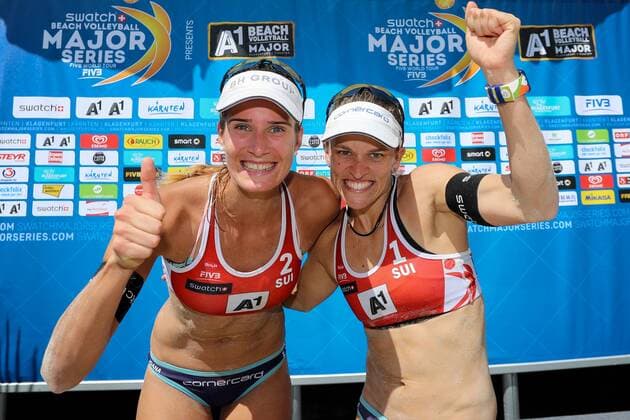 Bilder des Tages - SPORT BEACHVOLLEYBALL - A1 Major Klagenfurt 2016 KLAGENFURT,AUSTRIA,30.JUL.16 - Beach volleyball Beachvolleyball - FIVB World Tour 2016, A1 Major Klagenfurt, women. Image shows Nadine Zumkehr and Joana Heidrich (SUI). GEPAxpictures xMaticxKlansek
