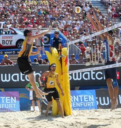 Beachvolleyball. Beach volleyball Beachvolleyball Major Series. Jonathan ERDMANN, Stefan WINDSCHEIF (GER), Oleg STOYANOVSKIY, (RUS). Klagenfurt, 30.7.2016.