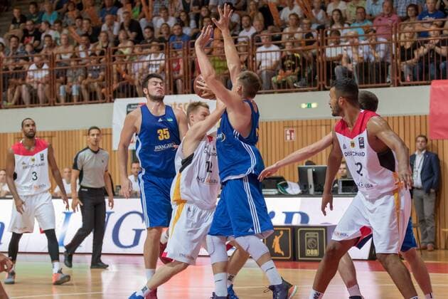 30.07.2016, xomx, Basketball Testspiel, Deutschland - Ukraine emspor, v.l. Robin Benzing (Deutschland) Wuerzburg