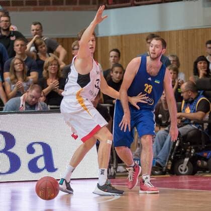 30.07.2016, xomx, Basketball Testspiel, Deutschland - Ukraine emspor, v.l. Patrick Heckmann (Deutschland), Ruslan Otverchenko (Ukraine) Wuerzburg