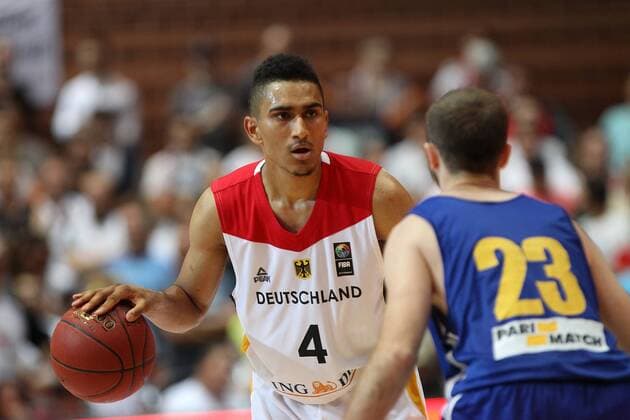 v.li: Maodo Lo (Deutschland), Ruslan Otverchenko (Ukraine), Basketball, Länderspiel, Freundschaftsspiel, Deutschland - Ukraine, xfsx
