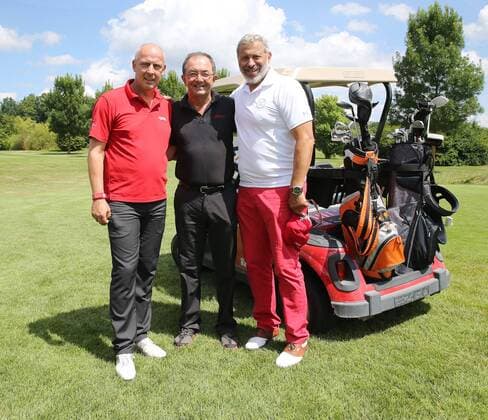 Golf Noller-Cup 2016 30.07.2016 Deutschland Golf Noller-Cup beim Golfclub Marhördt mit dabei v. li. Mario Basler Fußball Legende ( HCP 9,2) Erwin Staudt EX VFB Stuttgart Präsident ( HCP 25,6) Jimmy Hartwig Fußball Legende ( HCP 24,0)