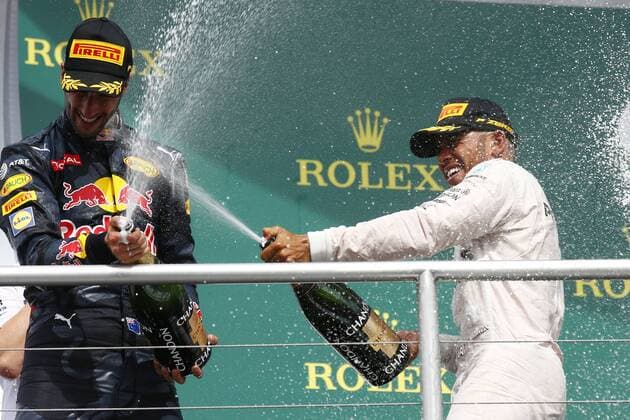 Motorsports: FIA Formula One World Championship WM Weltmeisterschaft 2016, Grand Prix of Germany, 3 Daniel Ricciardo (AUS, Red Bull Racing), 44 Lewis Hamilton (GBR, Mercedes AMG Petronas Formula One Team), xHOCHxZWEIx