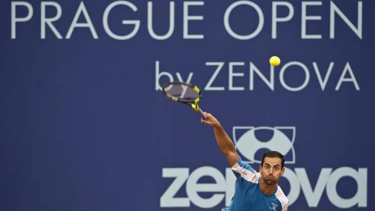 Colombian Santiago Giraldo plays against Uladzimir Ignatik during the men s challenger final of Advantage Cars Prague Open 2016 tennis tournament in Prague, Czech Republic, July 31, 2016. (CTKxPhoto MichalxKamaryt) CTKPhotoP201607310310001  kmt 11