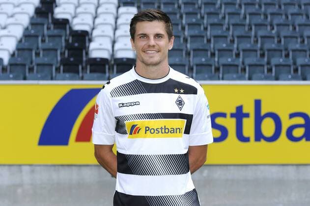 Porträt: Fußball, GER, 1. BL, Bundesliga, Porträttermin 2016 2017, Borussia Mönchengladbach: Jonas Hofmann (Gladbach). Einzelbild, Portrait, Porträt.