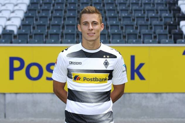 Porträt: Fußball, GER, 1. BL, Bundesliga, Porträttermin 2016 2017, Borussia Mönchengladbach: Thorgan Hazard (Gladbach). Einzelbild, Portrait, Porträt.