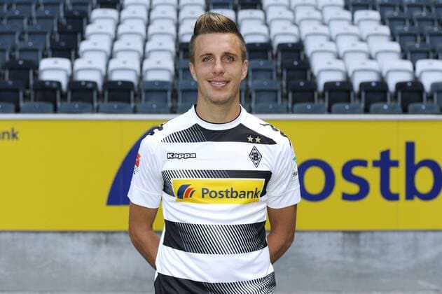 Porträt: Fußball, GER, 1. BL, Bundesliga, Porträttermin 2016 2017, Borussia Mönchengladbach: Patrick Herrmann (Gladbach). Einzelbild, Portrait, Porträt.