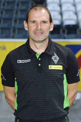 Porträt: Fußball, GER, 1. BL, Bundesliga, Porträttermin 2016 2017, Borussia Mönchengladbach: Co Trainer Manfred Stefes (Gladbach). Einzelbild, Portrait, Porträt.
