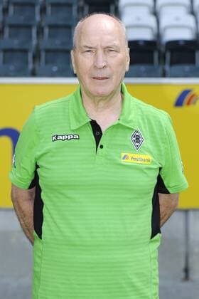 Porträt: Fußball, GER, 1. BL, Bundesliga, Porträttermin 2016 2017, Borussia Mönchengladbach: Betreuer Rolf Hülswitt (Gladbach). Einzelbild, Portrait, Porträt.
