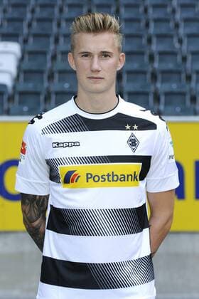 Porträt: Fußball, GER, 1. BL, Bundesliga, Porträttermin 2016 2017, Borussia Mönchengladbach: Marvin Schulz (Gladbach). Einzelbild, Portrait, Porträt.