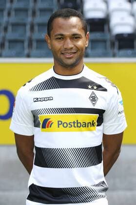 Porträt: Fußball, GER, 1. BL, Bundesliga, Porträttermin 2016 2017, Borussia Mönchengladbach: Raffael (Gladbach). Einzelbild, Portrait, Porträt.