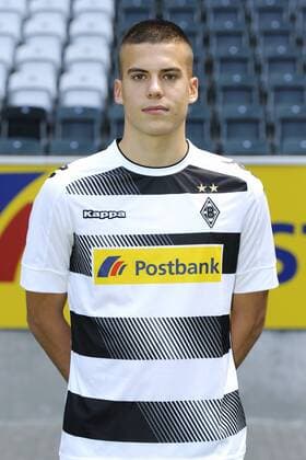 Porträt: Fußball, GER, 1. BL, Bundesliga, Porträttermin 2016 2017, Borussia Mönchengladbach: Laszlo Benes (Gladbach). Einzelbild, Portrait, Porträt.
