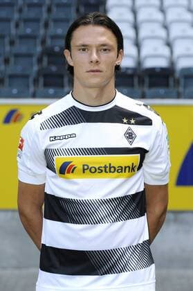Porträt: Fußball, GER, 1. BL, Bundesliga, Porträttermin 2016 2017, Borussia Mönchengladbach: Nico Schulz (Gladbach). Einzelbild, Portrait, Porträt.