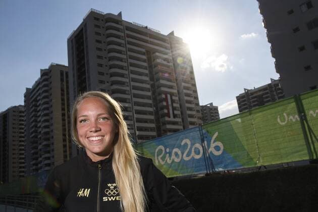 Rio 2016, Fußball, Shooting mit schwedischem Damen-Team 160801 Sveriges Elin Rubensson poserar för ett porträtt pa en pressträff med det svenska damlandslaget i fotboll den 1 augusti 2016 under OS i Rio de Janeiro.  Copyright: CARLxSANDIN BB160801CS005