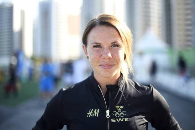 Rio 2016, Fußball, Shooting mit schwedischem Damen-Team 160801 Sveriges Jessica Samuelsson poserar för ett porträtt pa en pressträff med det svenska damlandslaget i fotboll den 1 augusti 2016 under OS i Rio de Janeiro.  Copyright: CARLxSANDIN BB160801CS017