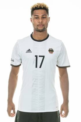 02.08.2016, xfux, Fussball, Deutschland DFB Olympiateam Fototermin, emspor emonline, v.l. Serge Gnabry Neu-Isenburg