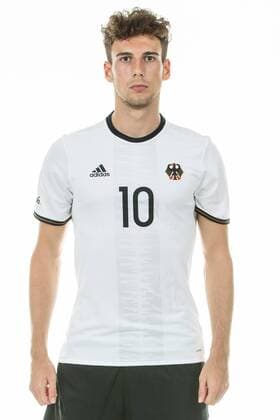 02.08.2016, xfux, Fussball, Deutschland DFB Olympiateam Fototermin, emspor emonline, v.l. Leon Goretzka Neu-Isenburg