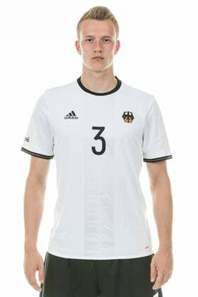 02.08.2016, xfux, Fussball, Deutschland DFB Olympiateam Fototermin, emspor emonline, v.l. Lukas Klostermann Neu-Isenburg