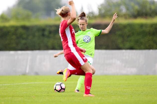 Fußball, Frauen, VfL Wolfsburg - FC Twente Enschede; Caroline Graham Hansen (Wolfsburg, 26) Torschuss. xtgx