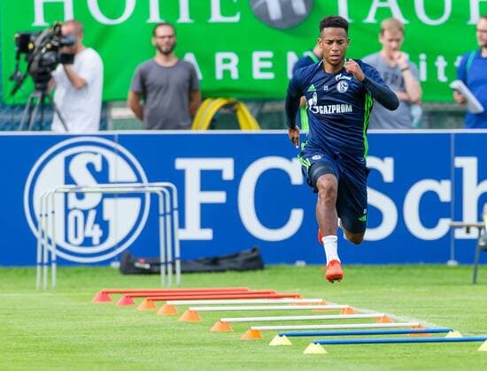 Bilder des Tages - SPORT Mittersill, Oesterreich, 02.08.2016, Trainingslager FC Schalke 04, Dennis Aogo (S04) ( DeFodi507