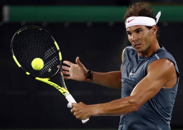 Bilder des Tages - SPORT Rio 2016, Tennis, Training Rafael Nadal Spanish tennis player Rafael Nadal in action during a training session at the Tennis Center, prior to the start of the Olympic Games Olympische Spiele Olympia OS next 5 August, in Rio de Janeiro, Brazil, 2 August 2016. RAFAEL NADAL S TRAINING SESSION !ACHTUNG: NUR REDAKTIONELLE NUTZUNG!  RIO029 20160802-636057783027540281