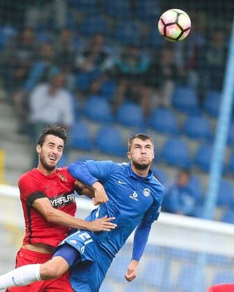 SOCCER - UEFA EL quali, Liberec vs Admira LIBEREC,CZECH REPUBLIC,03.AUG.16 - SOCCER - UEFA Europa League, qualification, Slovan Liberec vs FC Admira Wacker Moedling. Image shows Florian Fischerauer (Admira) and Nikolaj Komlicenko (Liberec). GEPAxpictures xPhilippxBrem