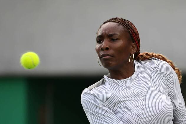 US tennis player Venus Williams participates in a training session with her sister Serena at the Tennis Center in Rio de Janeiro, Brazil, 3 August 2016. The Olympic Games Olympische Spiele Olympia OS Rio 2016 will be officially inaugurated next 5 August. EFE Jose Mendez TENNIS TRAINING SESSION IN RIO !ACHTUNG: NUR REDAKTIONELLE NUTZUNG!  RIO059 20160803-636058579856325867