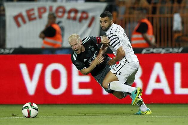 (L-R) Davy Klaassen of Ajax, Giorgos Tzavellas of PAOK FC during the UEFA Champions League third round qualifying second leg match between PAOK and Ajax Amsterdam on August 3, 2016 at the Stadio Toumba in Salonika, Greece. PAOK v Ajax UEFA Champions League third round 2016 2017 xVIxxIVx 5930360