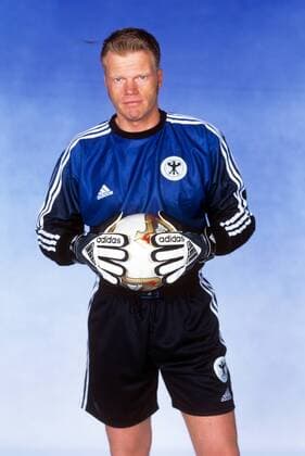 Fußball International Team Deutschland 2002. Oliver Kahn fotografiert am 09.02.2002 in Frankfurt Fußball International Team Deutschland 2002. Oliver Kahn fotografiert am 09.02.2002 in Frankfurt
