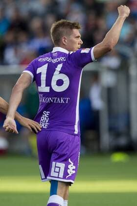 160804 IFK Göteborgs Mikael Boman jublar efter sitt 1-0 mal under fotbollsmatchen i kvalet till Europa League mellan HJK Helsingfors och IFK Göteborg den 4 augusti 2016 i Helsingfors.  Copyright: MICHAELxERICHSEN BB160804BB124