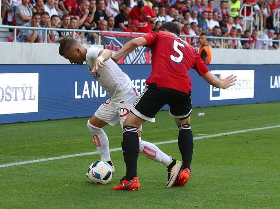SOCCER - EL quali, Trnava vs A.Wien TRNAVA,SLOVAKIA,04.AUG.16 - UEFA Europa League, qualification, FC Spartak Trnava vs FK Austria Wien. Image shows Lucas Venuto (A.Wien) and Denis Hornik (Spartak Trnava). GEPAxpictures xChristianxOrt