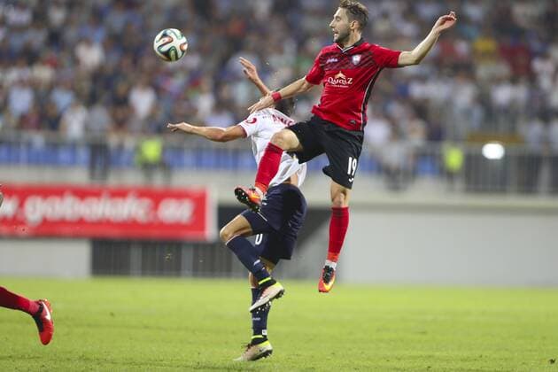 Morgan Amalfitano (Lille) vs Filip Ozobic (Qabala) - Fussball, Europa League Quali, FK Qäbälä vs. Lille OSC - 04 08 2016 GwendolineLeGoff Panoramic 