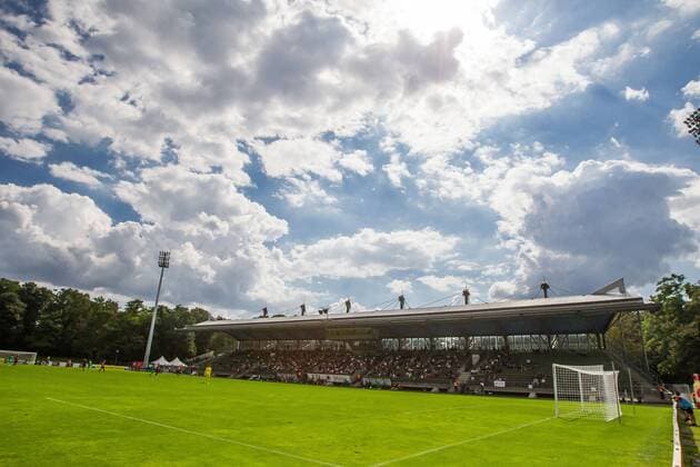 Fußball, Stadiongeschichte FC Viktoria Köln Fußball, GER, Regionalliga West, 2. Spieltag, FC Viktoria Köln - Borussia Mönchengladbach II am Samstag, 6. August 2016 im Sportpark Höhenberg in Köln. Der Sportpark Höhenberg FC Viktoria Köln - Borussia Mönchengladbach II