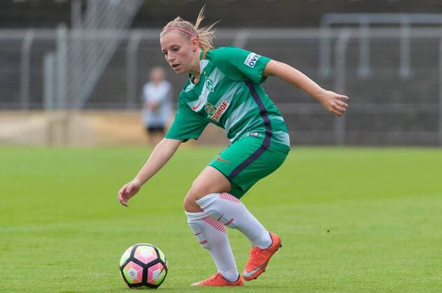 Cindy König (Konig, Koenig, SV Werder Bremen, 11) Freisteller, Einzelfoto, Action, Aktion, Fussball, Testspiel Frauen, VfL Wolfsburg - SV Werder Bremen, xobx