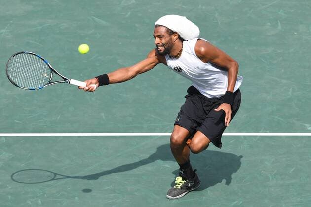 Rio 2016, Tennis, Dustin Brown knickt um und scheidet aus Dustin BROWN (GER) kommt in seinem Erstrundennatch gegen Thomas BELUCCHI (BRA) bei dieser Aktion zu Fall und verletzt sich am Knoechel und muss aufgeben,Verletzung, Tennis,Maenner,am 07.08.2016,Olympic Tennis Center, Olympische Sommerspiele 2016, vom 05.08. - 21.08.2016 in Rio de Janeiro Brasilien.