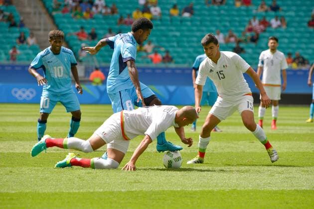 Rio 2016, Fußball, Fidschi - Mexiko Olympics 2016 Football Salvador SALVADOR, BA - 07.08.2016: OLYMPICS 2016 FOOTBALL SALVADOR - Lance between Hughes Setareki Fiji in the match between Mexico (MEX) and Fiji (FIJ) by Group C Olympic Men& 39;otball Rll Rio Olympics in 2016 in a match held at the Arena Fonova in Salvador host city. (Photo: João AlvaAlvarez Fotoarena) x1173317x  Jo?oxAlvarez