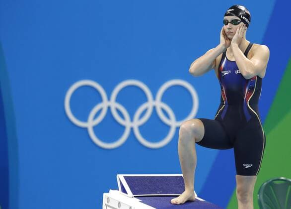 Americans Katie Ledecky prepares to compete in the Women s 400m Freestyle Final at the 2016 Rio Summer Olympics in Rio de Janeiro, Brazil, August 7, 2016. Ledecky went on to win gold and set a new world record of 3:58.37.  OLY20160807119 MATTxHEALEY