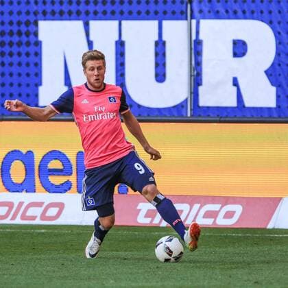 Deutschland, Hamburg , Volkspark Stadion, Fussball, 1. Bundesliga, Saison 2016 2017 , Hamburger SV - Stoke City, Sven Schipplock(HSV) am Ball