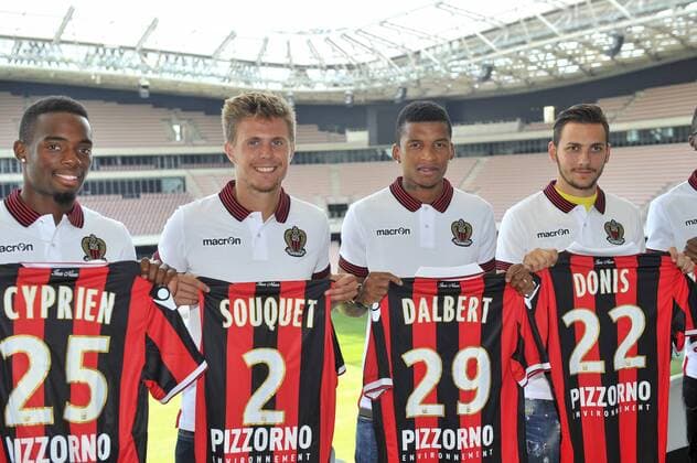 Fußball, OGC Nizza präsentiert Neuzugänge die Sechs neuen Neuzugang Präsentation - Wylan Cyprien - Arnaud Souquet - Dalbert Henrique - Anastasios Donis FOOTBALL : Neuzugang Präsentation OGC Nice - Ligue 1 - 09 08 2016 NorbertScanella Panoramic 