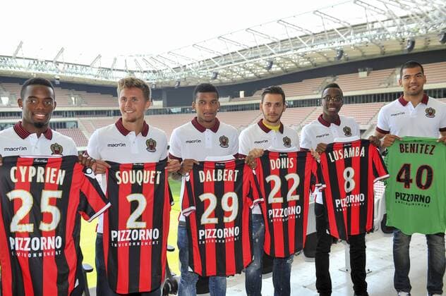 Fußball, OGC Nizza präsentiert Neuzugänge die Sechs neuen Neuzugang Präsentation - Walter Benitez - Arnaud Lusamba - Wylan Cyprien - Arnaud Souquet - Dalbert Henrique - Anastasios Donis FOOTBALL : Neuzugang Präsentation OGC Nice - Ligue 1 - 09 08 2016 NorbertScanella Panoramic 