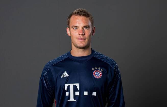 FUSSBALL 1. BUNDESLIGA SAISON 2016 2017 10.08.2016 Fototermin beim FC Bayern Muenchen: Torwart Manuel Neuer