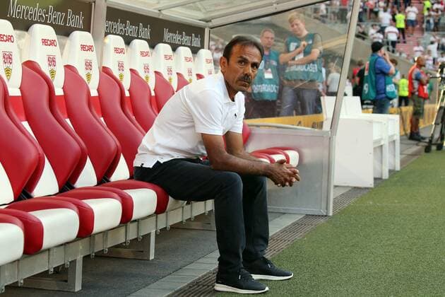 VfB Stuttgart - FC St. Pauli Deutschland, Stuttgart, 08.08.2016, Fussball, 2. Bundesliga, Saison 2016 2017, 1. Spieltag, VfB Stuttgart - FC St. Pauli (2:1): Jos Luhukay (Trainer VfB Stuttgart).