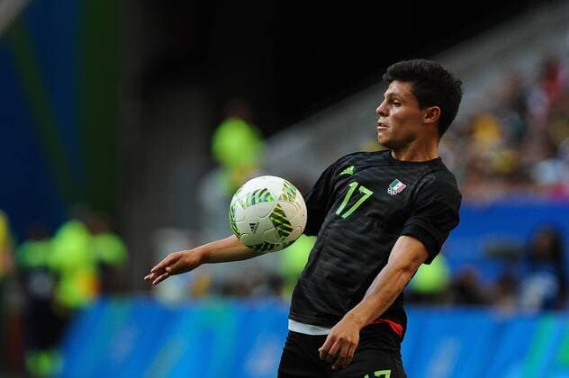 Mexico s Arturo Gonzalez in action before South Korea during their Olympic Games Olympische Spiele Olympia OS Rio 2016 Men s First Round Group C match at Mane Garrincha stadium in Rio de Janeiro, Brazil, 10 August 2016. EFE Andressa Anholete BRAZIL OUT SOUTH KOREA VS. MEXICO !ACHTUNG: NUR REDAKTIONELLE NUTZUNG!  RIO513 20160811-636064799805270285